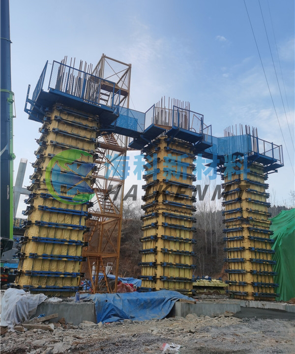 山東高速集團(tuán)濟(jì)青中線(xiàn)四標(biāo)段橋墩現(xiàn)場(chǎng)聚氨酯保溫